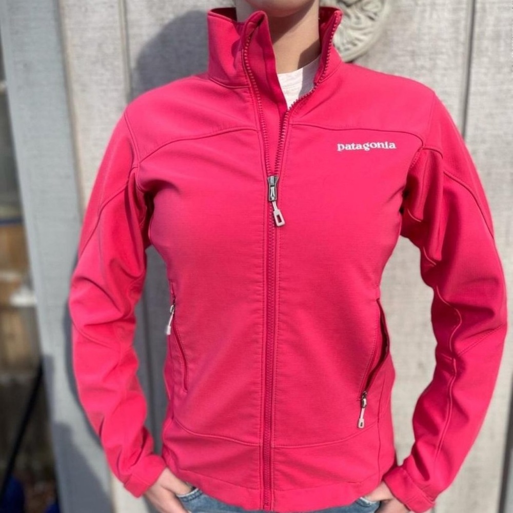 Patagonia Women's Rossi Pink Softshell Jacket
